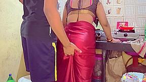 2 Indian Sexy Stepmom Caught By Stepson While Talking To Her Boyfriend – FreePron.Org