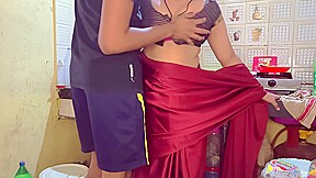 2 Indian Stepmom Got Caught By Stepson While Taking To Her Boyfriend – FreePron.Org