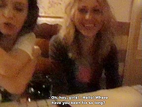 Bad beauty gives head in public restroom – FreePron.Org