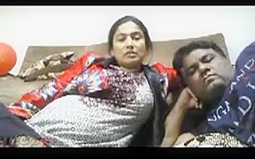 Beautiful Bhabhi Smnoking n enjoring with hubby webcam – FreePron.Org