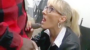 Black Guy with Big Cock Fucks Angry Mature MILF Outside – FreePron.Org