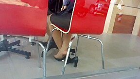 Candid Asian Nylon Feet Shoeplay in CAfe – FreePron.Org
