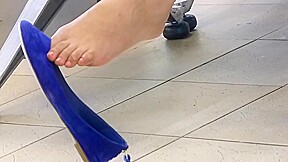 Candid Incredible Dangling Shoeplay Feet at Airport – FreePron.Org