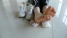 Chinese teen 18+ shows her feet 7 – FreePron.Org