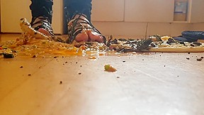 Crushing in my Gladiator Pumps Rare Eggs Pizza Mud Spit Well Worn Bare Feet – FreePron.Org