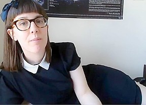 Cute nerdy girl – FreePron.Org