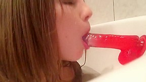 Dildo fun in bathtub – FreePron.Org