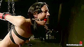 Elise Graves – In Restraints – FreePron.Org