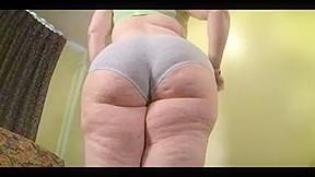 Gorgeous BBW nympho is oiling up her massive booty – FreePron.Org