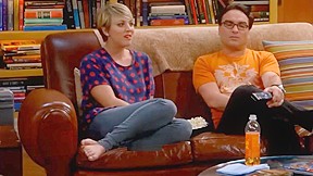 Gorgeous FEET of PENNY/KALEY CUOCO (The Big Bang Theory) – FreePron.Org