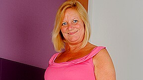 Hot British Housewife Loves Her Dildo – MatureNL – FreePron.Org