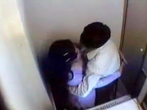 Indian girl having fun with her boyfriend in internet cafe – FreePron.Org