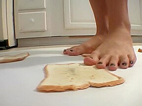 Kit Kat (Sweet Southern Feet) Crushes Bread – FreePron.Org