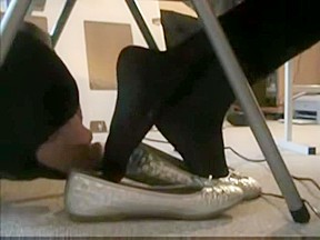 Licking Nylon Feet Under the Table – FreePron.Org