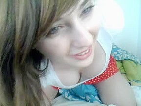Nasty teen 18+ lenorah fucking her pussy with a comb – FreePron.Org
