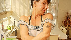 Naughty Housewife Getting Hot During Her Work – MatureNL – FreePron.Org