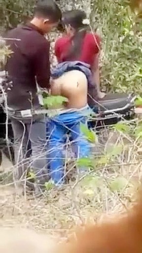 Nepali Couples Caught Having Sex At The Middle Of Sundarijal – FreePron.Org