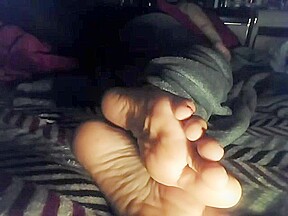 Peep on my feet while i – FreePron.Org