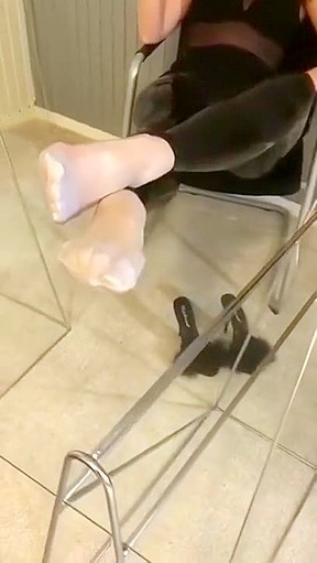 Pretty latex legs and stocking feet – FreePron.Org