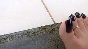 Sexy feet crush little ants – FreePron.Org