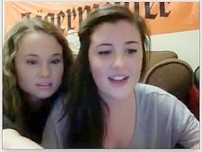 Sexy nubiles show feet on webcam – FreePron.Org