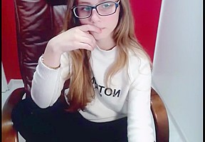 Shy nerdy college girl mia reveals her lush breasts – FreePron.Org