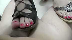 Six feet shoejob and sockjob – FreePron.Org