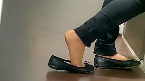 Stinky Hosed Hostess Feet and Red Toes – FreePron.Org
