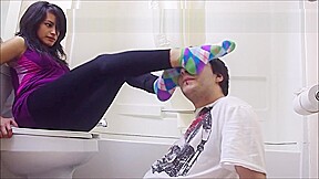 Sucking teen 18+ socks and feet while – FreePron.Org