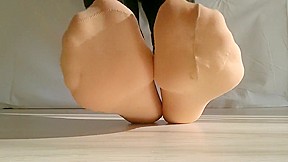 Tan stockings feet and white nails – FreePron.Org