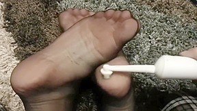 Tickling Wife’s Nylon Feet – FreePron.Org