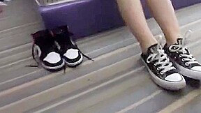 Two girls takes off shoes and shows her soft feet – FreePron.Org