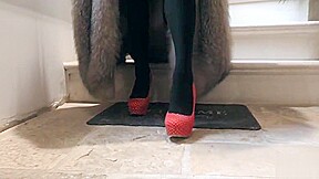 Vanessa in Furs – Smoking and playing with a big black toy – Milf Mature Cougar – FreePron.Org
