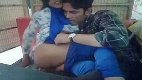 Young couple in a restaurant – FreePron.Org