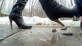 Young girl crush cricket black boots outdoor – FreePron.Org