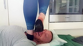 bbw Face Trampling – FreePron.Org