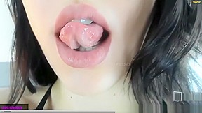 chaturbate.com/efetishism/ slut play with tongue – FreePron.Org