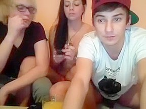 immature threesome fun on the webcam – FreePron.Org